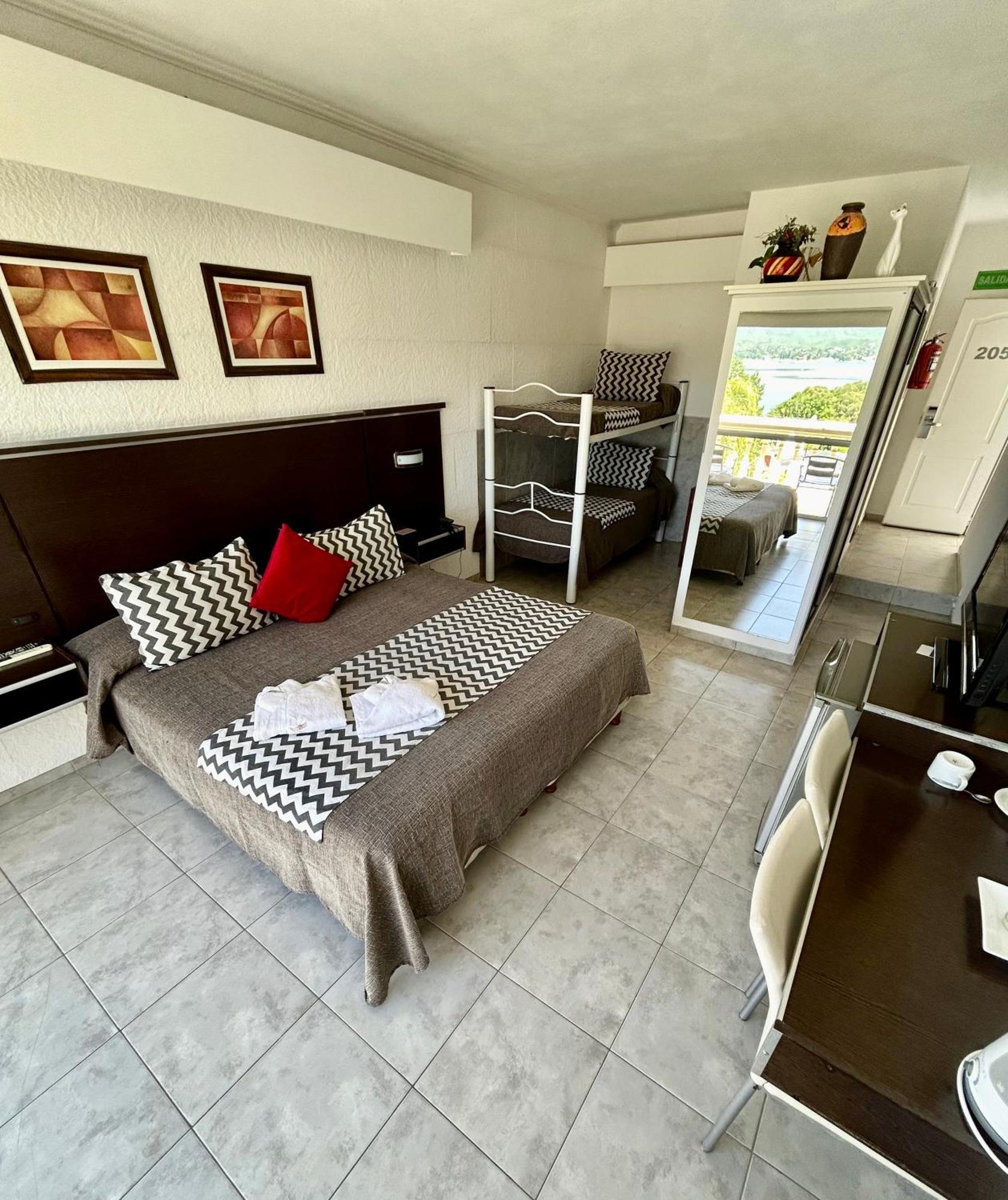 Villa La Font Apart Hotel & Spa Вила Карлос Пас Екстериор снимка